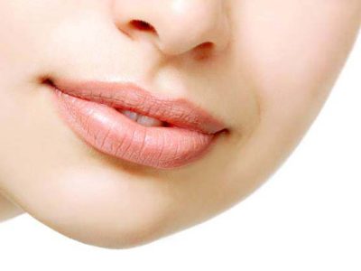 لب‌هایی نرم و لطیف با این 6 روش ساده