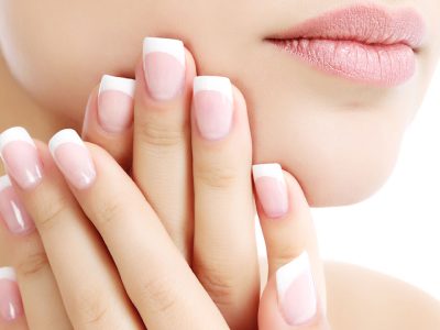 ناخن‌هایی قوی و زیبا داشته باش: 9 راز ساده