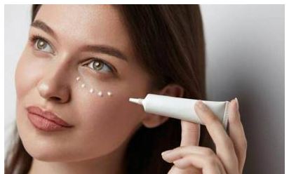 چطور از کرم دور چشم به بهترین شکل استفاده کنیم؟