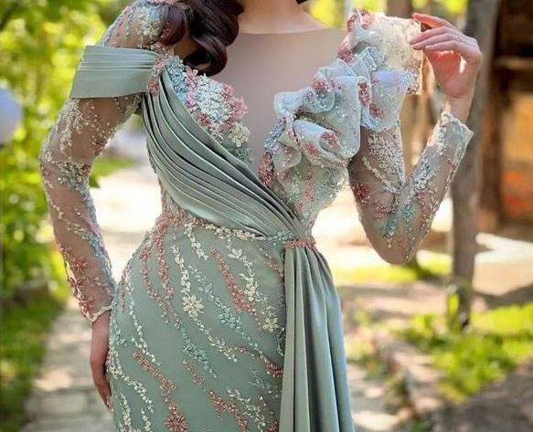 جدیدترین ترندهای لباس مجلسی ۲۰۲۵ را بشناسید