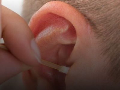 تمیز کردن گوش در خانه: روش‌های ایمن و توصیه‌های پزشکان