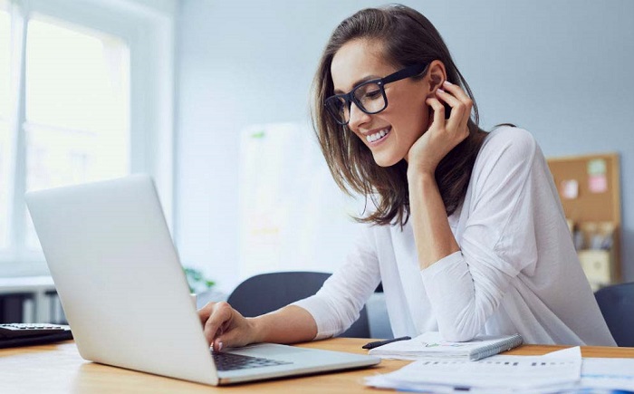 عینک‌های محافظ چشم کامپیوتر: بهترین گزینه‌ها و ویژگی‌ها