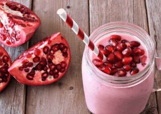 اسموتی یلدایی؛ طرز تهیه با طعم‌های خوشمزه و متفاوت