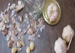 جدا کردن پوست سیر با روش‌های راحت و سریع